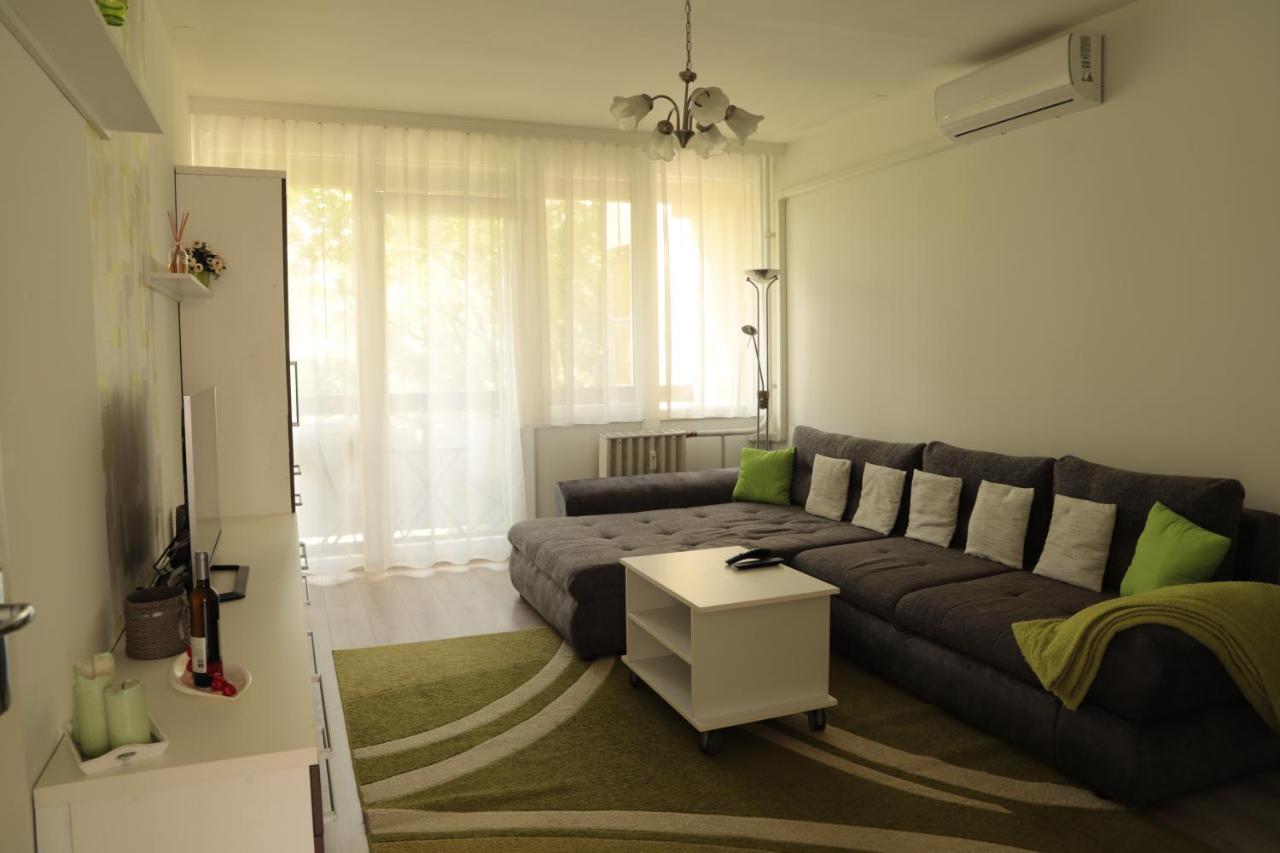 Zoe Nagyerdo Appartement